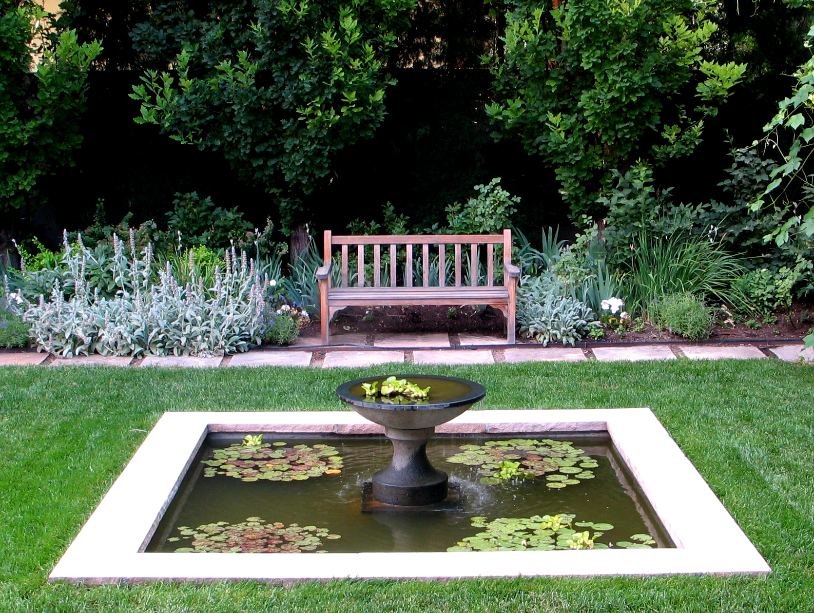 <a href="http://bluelinelandscape.com/gallery-water-features/">Water Features</a>
